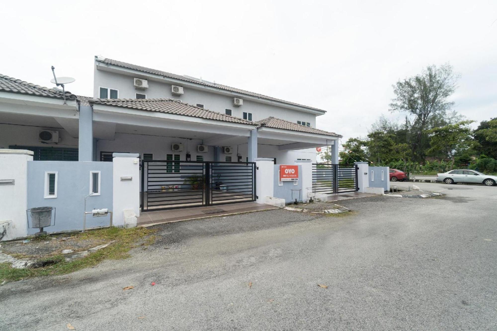 Oyo 91089 Motel Fasa 2B Сері-Манджунґ Екстер'єр фото